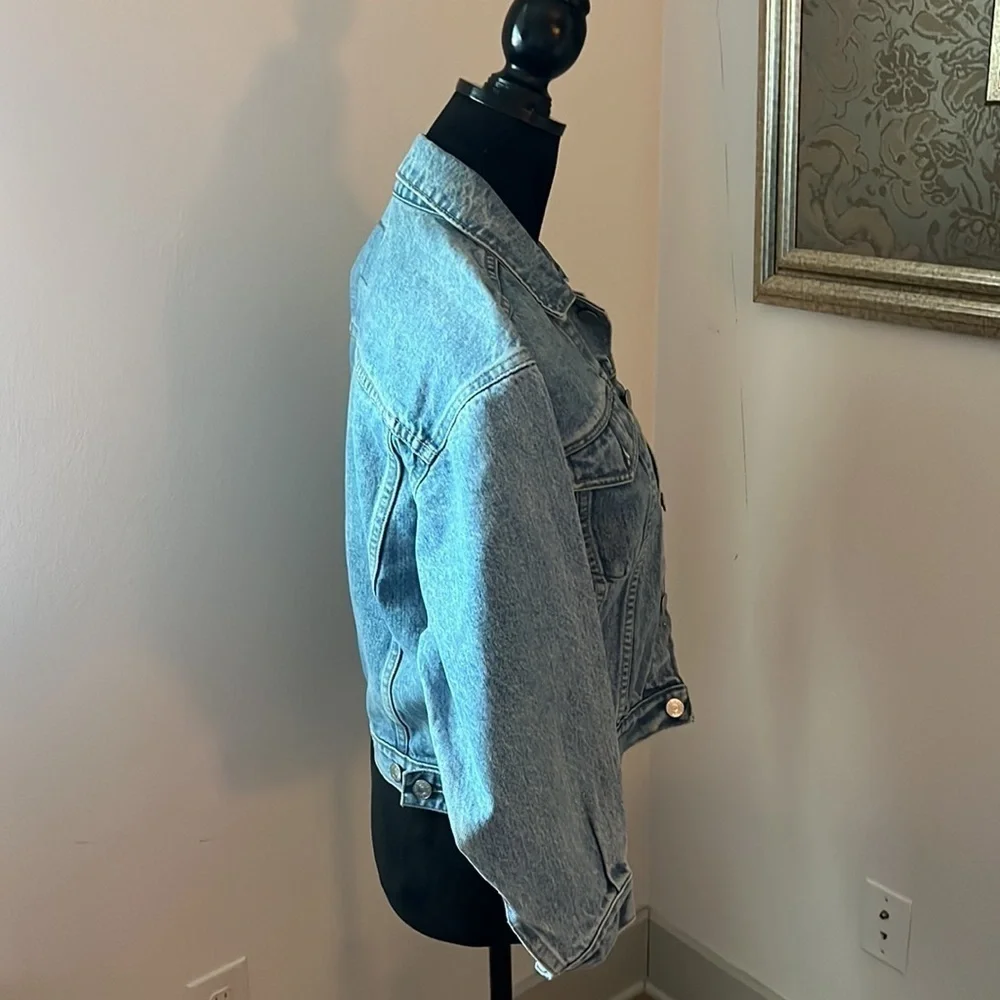 GAP Denim light wash jean‎ jacket buttoned down long sleeves Sz L